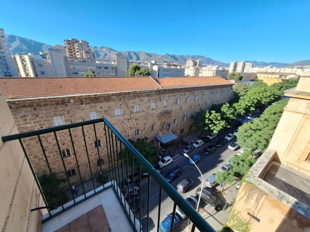 Camere nei pressi di universita' centro storico piazza indipendenza - Foto 8