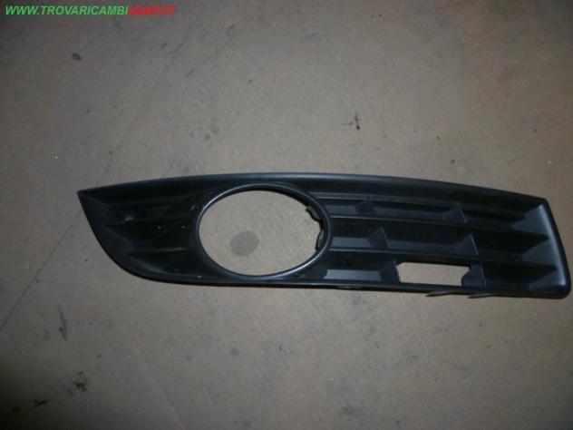 GRIGLIA LAT.D.PARAURTI ANT.(versione per proiettori fendinebbia) VOLKSWAGEN PASSAT (3C)  Carrozzeria  Lamierati esterni  Paraurti  Griglia di ven VOLK