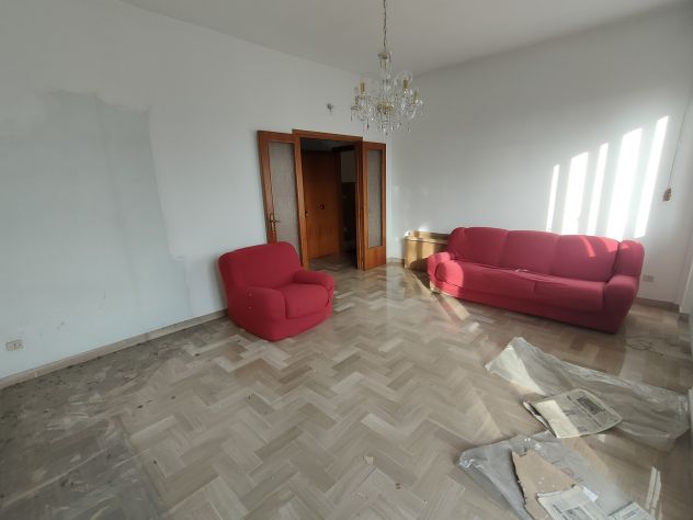 Ampio appartamento con garage e cantina in vendita a Camerano - Foto 2