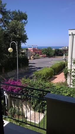 Grazioso appartamento transitorio Santa Teresa