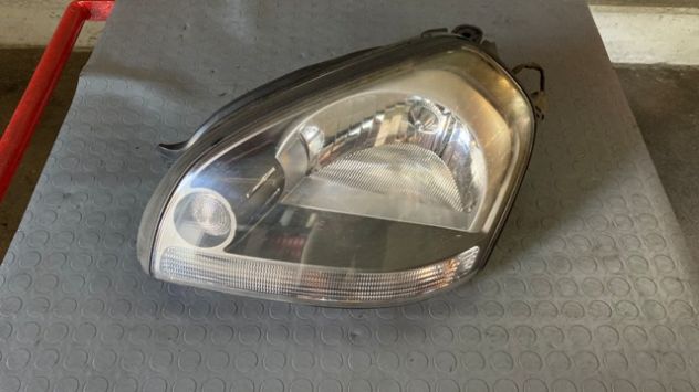 Faro anteriore SX Hyundai Tucson del 2008