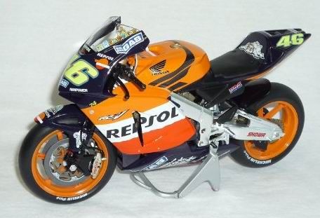 HONDA RC211V (2003) - 46 VALENTINO ROSSI