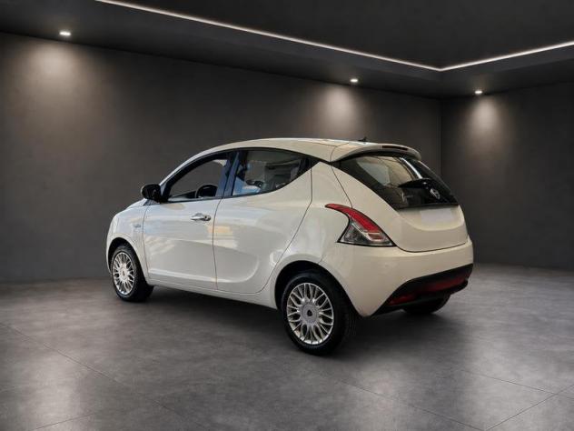 Lancia Ypsilon 1.0 FireFly 70cv S&S Hybrid SILVER - Foto 5