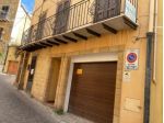 In centro storico.A due passi da via Atenea intero stabile con ampio garage &hellip;
