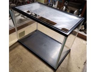 Acquari di varie dimensioni 70 30 e 2 litri