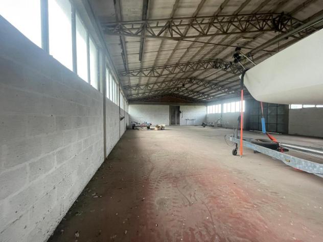 Capannone artigianale in vendita a Camigliano - Capannori 520 mq Rif: 1267931