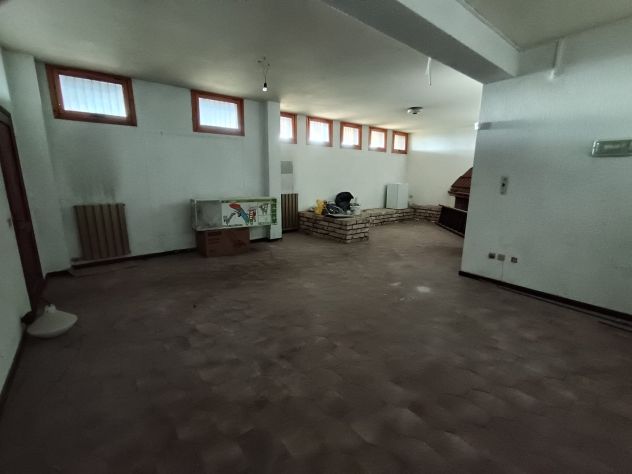 Villa in posizione di prestigio con ampio giardino a Terni - Foto 9