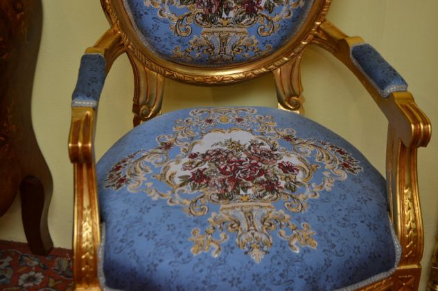 Coppia di poltrone dorate con braccioli stile Luigi XVI - Foto 7