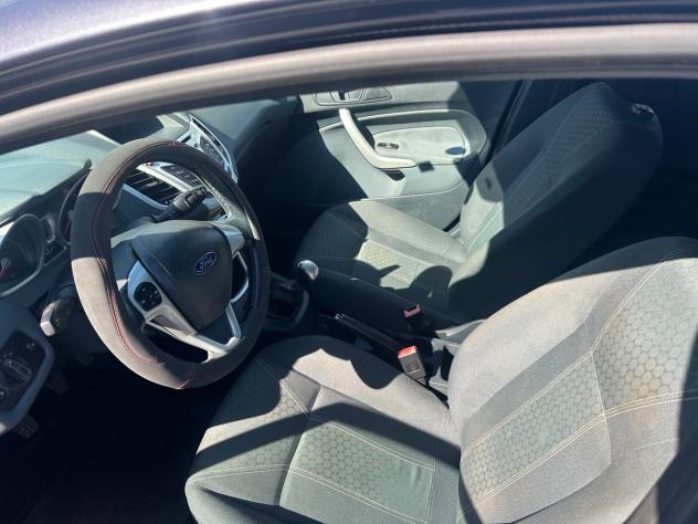 Ford Fiesta 1.4 TDCi - Foto 8