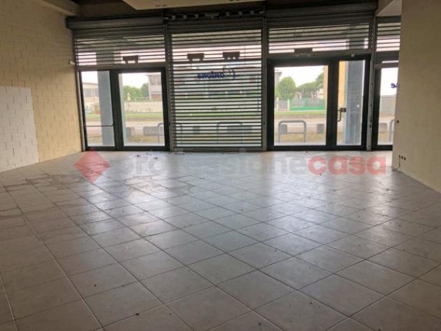 Immobile di 835 m² con 4 locali in vendita a Trecate - Foto 4