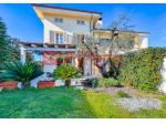 Villa in vendita a Montecatini-Terme 270 mq  Rif: 1387541