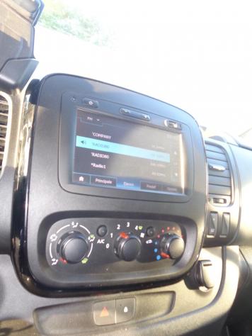 Vivaro 27 1.6 BiTurbo 145CV 9 posti full da vetrina - Foto 9