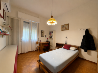 Stanza in appartamento in affitto a Bologna