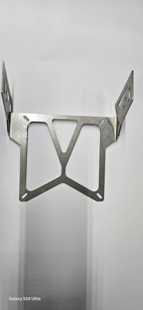 PORTATARGA FISSO UNIVERSALE PER MOTO - Foto 2
