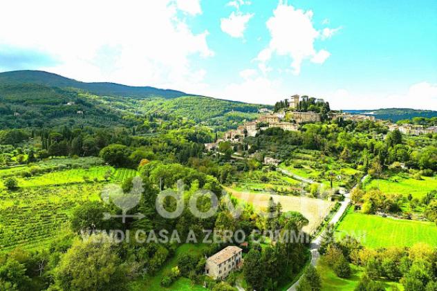 Rustico / Casale di 550 m² con più di 5 locali e box auto doppio in vendita a Cetona - Foto 3