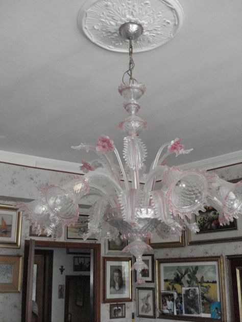 2 LAMPADARI IN VETRO DI MURANO COLORATI + 2 DI CERAMICA DIPINTA. - Foto 7
