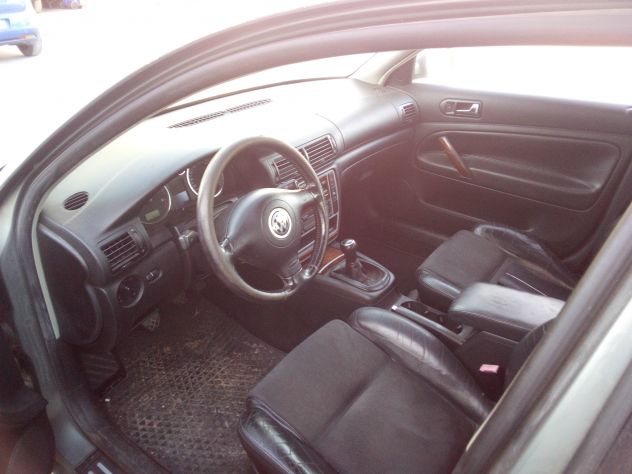 VW PASSAT 1.9TDI 130cv - Foto 3