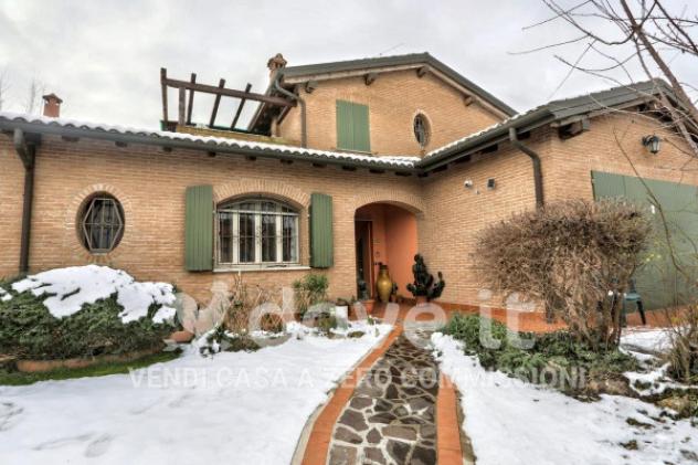 Villa di 250 m² con più di 5 locali in vendita a Budrio