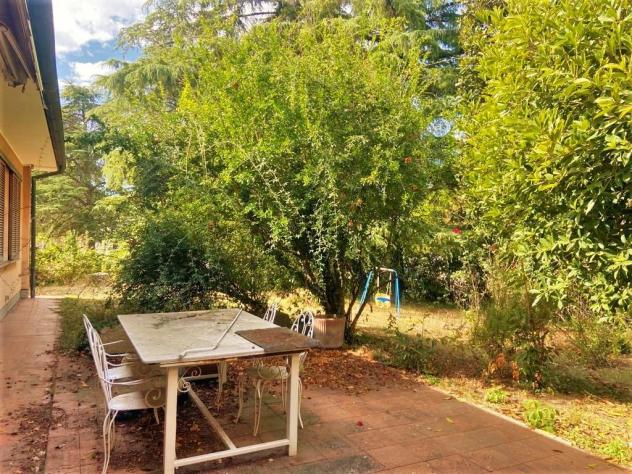 VILLA di PREGIO con GIARDINO ALBERATO - Foto 3