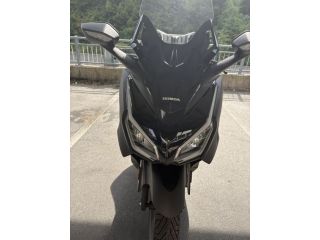 Honda Forza 350