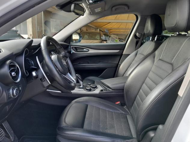 Alfa Romeo Stelvio 2.2 Turbodiesel 210 CV AT8 Q4 Executive - Foto 4