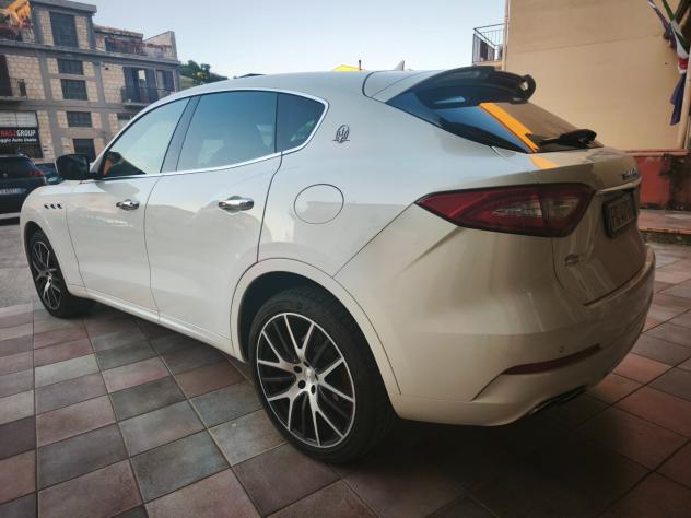 Maserati Levante SQ4 V6 430 CV TETTO - Foto 6