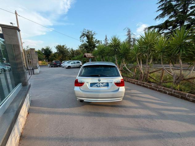BMW - Serie 3 Touring - 320d Futura - Foto 5