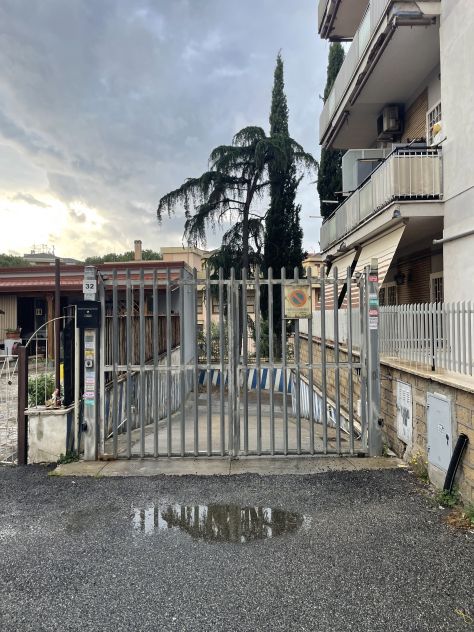 Box auto 16 mq + soppalco deposito 10 mq Via dei Colombi Roma - Foto 8