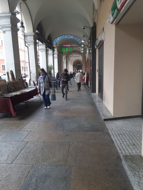 Cerco commessi per negozio di sigarette elettroniche a torino