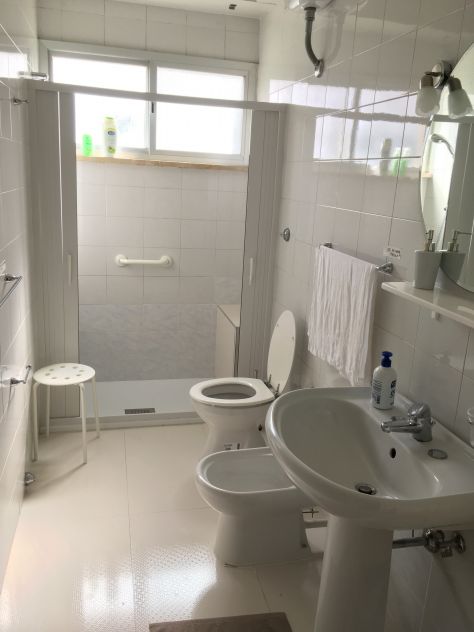 Stanza singola solo per maschi studenti/specializzandi o lavoratori fuori sede. - Foto 5