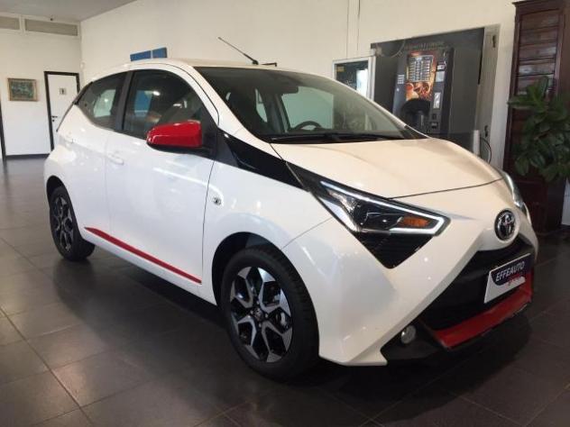 Toyota Aygo 1.0 VVT-i 69 CV 5 porte x-play TTS - Foto 3