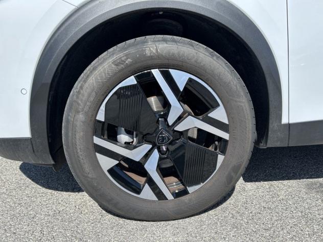 Peugeot 2008 PureTech 100 Allure NAVI+CAMERA+KEYLESS 5.900 KM!! - Foto 6