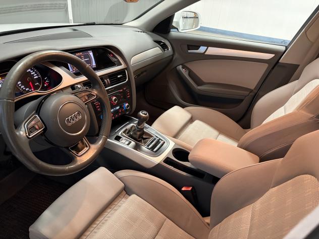 Audi A4 Avant 2.0 TDI 143CV S-LINE - Foto 9