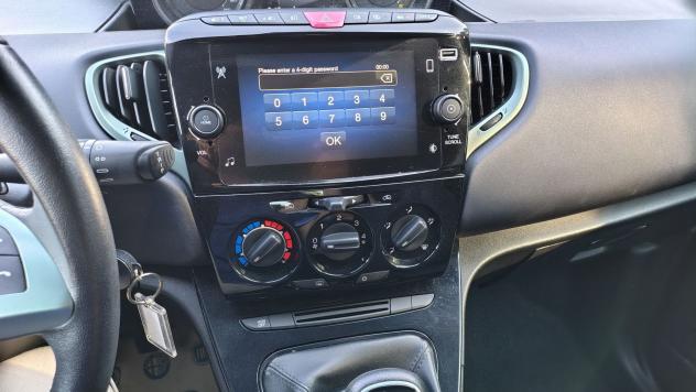 Lancia Ypsilon 1.0 firefly hybrid ORO Plus s&s 70cv - Foto 4