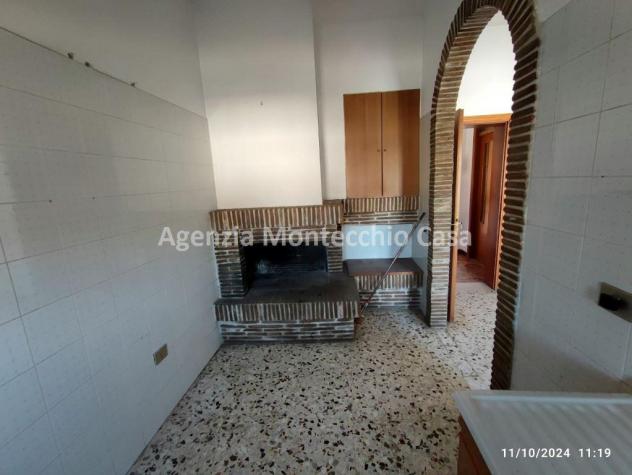 Casa singola con due appartamenti, mansarda, tre garage e scoperto esclusivo. - Foto 19