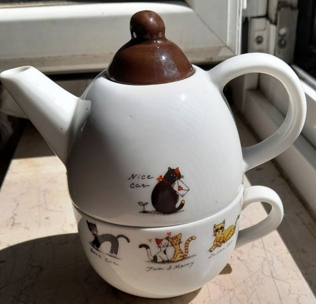 tazza da te con teiera incorporata