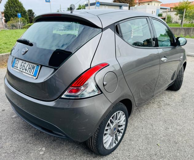 Lancia Ypsilon 1.2 69 CV 5 porte S&S Platinum!!!!!!!!! - Foto 7