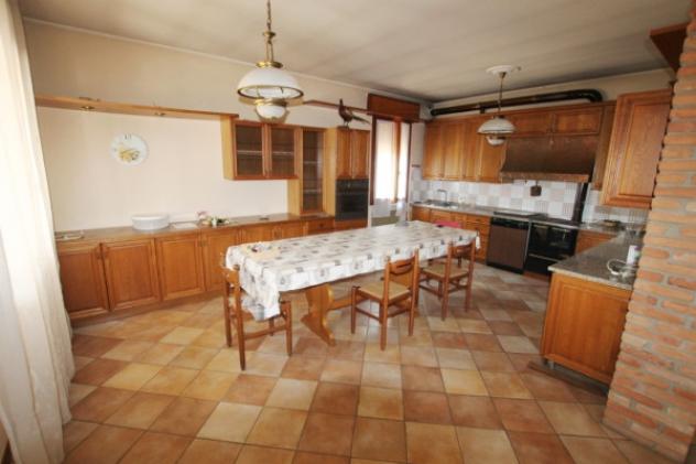 Villa di 377 m² con 4 locali e box auto doppio in vendita a Cervarese Santa Croce - Foto 8