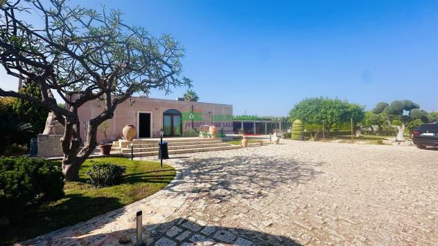 Rif. 2385 - Villa con ampio giardino nelle campagne di Marina di Ragusa