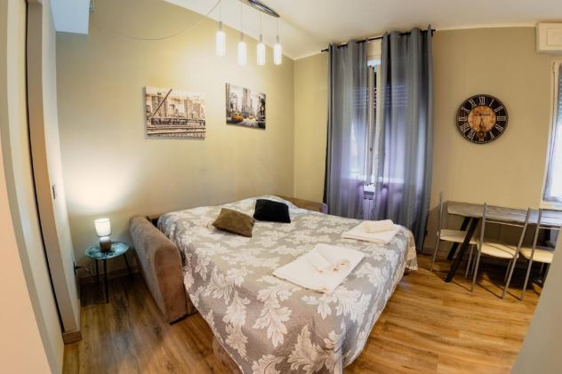 Centro storico mono nuovo arredo moderno per 6 mesi