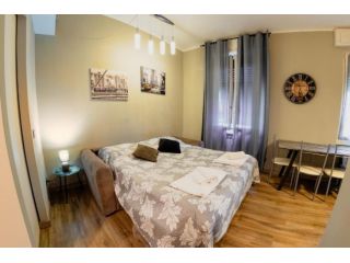 Centro storico mono nuovo arredo moderno per 6 mesi