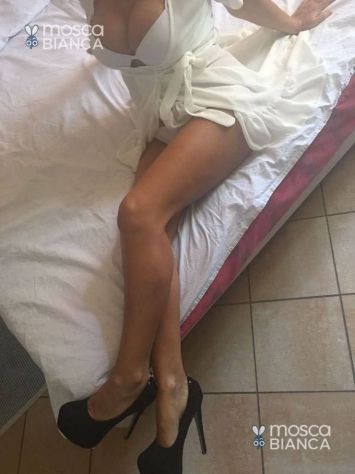 Milf italiana massaggio e giochi fetish Tel:3474592538