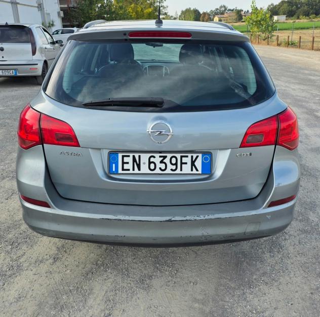 Opel Astra 1.7 CDTI 110CV Sports Tourer Cosmo - Foto 4