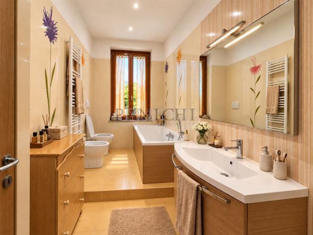 Appartamento in villetta bifamiliare con ampio giardino, terrazzo, garage e cantina - Foto 13
