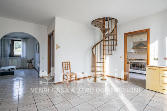 Appartamento di 140 m² con 5 locali e box auto in vendita a Grantola - Foto 2