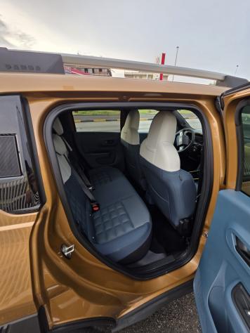 Fiat Grande Panda 1.2 Hybrid 110 CV S&S La Prima - Foto 6