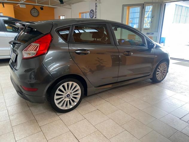 Ford Fiesta 1.5 TDCi 75CV 5 porte ST-Line - Foto 6