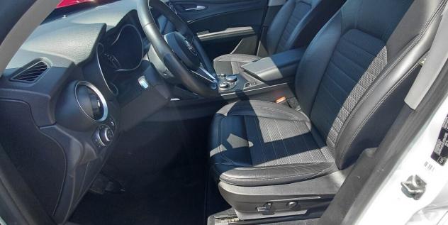 Alfa Romeo Stelvio 2.2 Turbodiesel 210 CV AT8 Q4 Executive - Foto 9