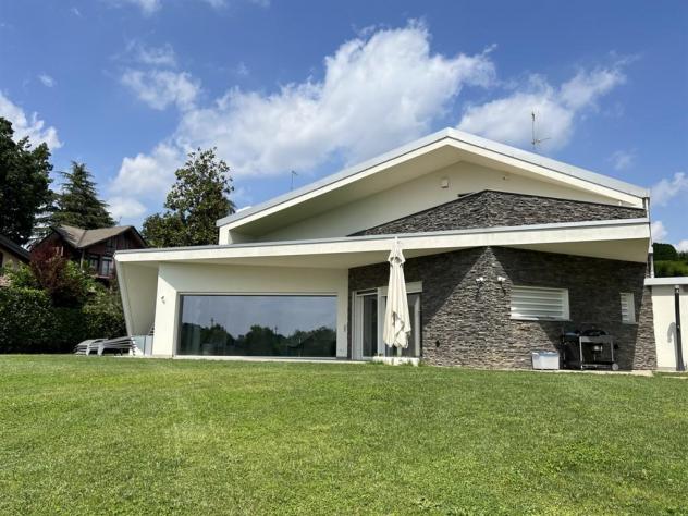 Eleganza Contemporanea e Vista Panoramica nella Villa di Design in classe A a Triuggio Montemerlo - Foto 12