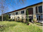 Rustico / Casale di 504 m² con più di 5 locali e box auto in vendita a Asti